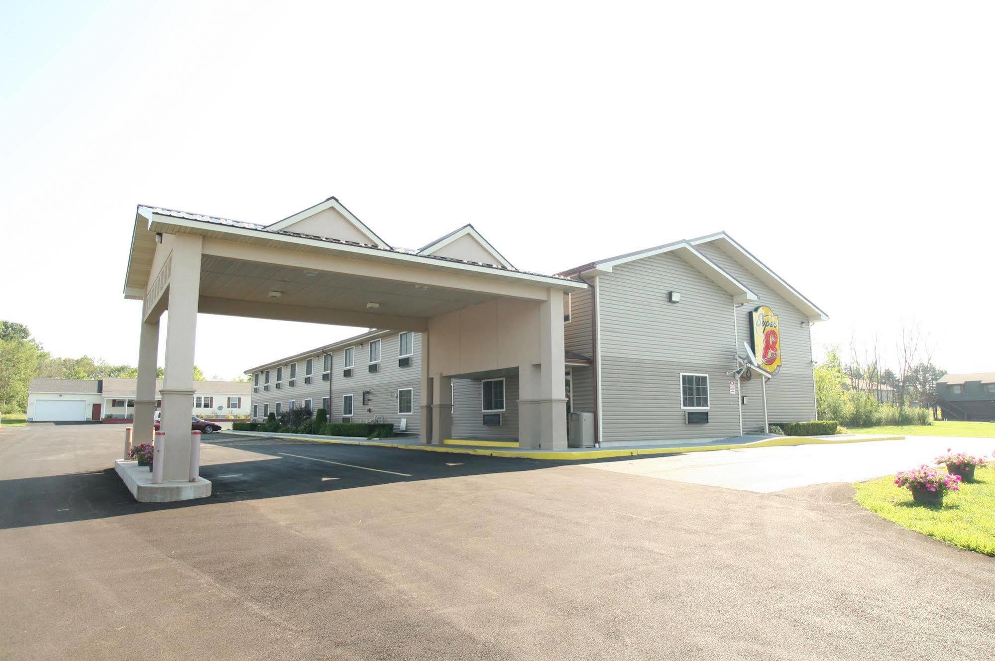 Super 8 By Wyndham Pulaski Exterior foto